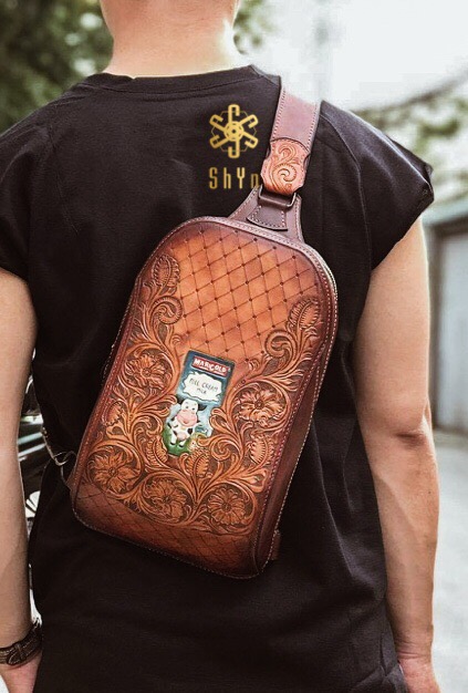 Túi đeo chéo chạm theo order khách